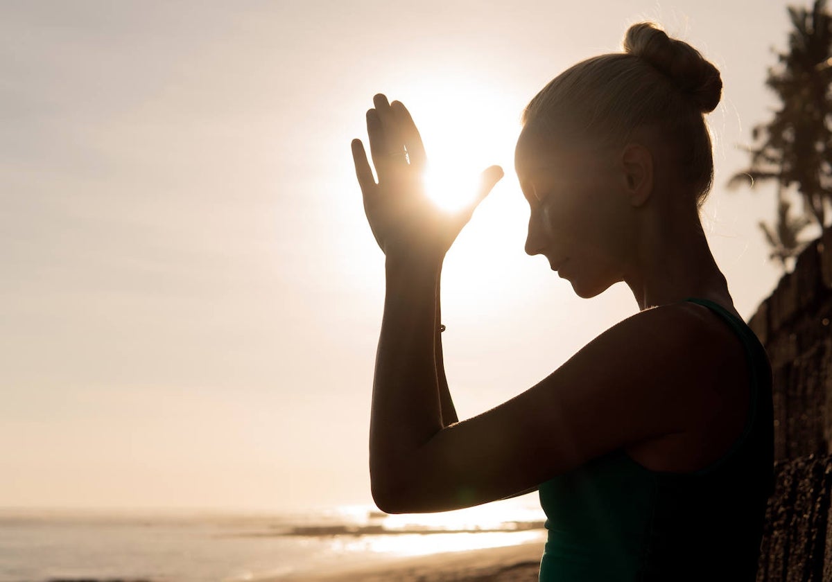 La meditación ayuda a poner el foco en el presente.