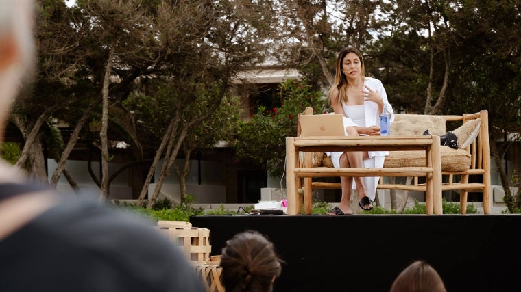 La Dra. Moshgan Mahrami, durante su participación en Formentera Zen.