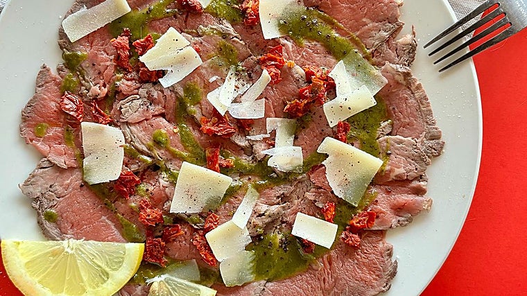Carpaccio de carne.
