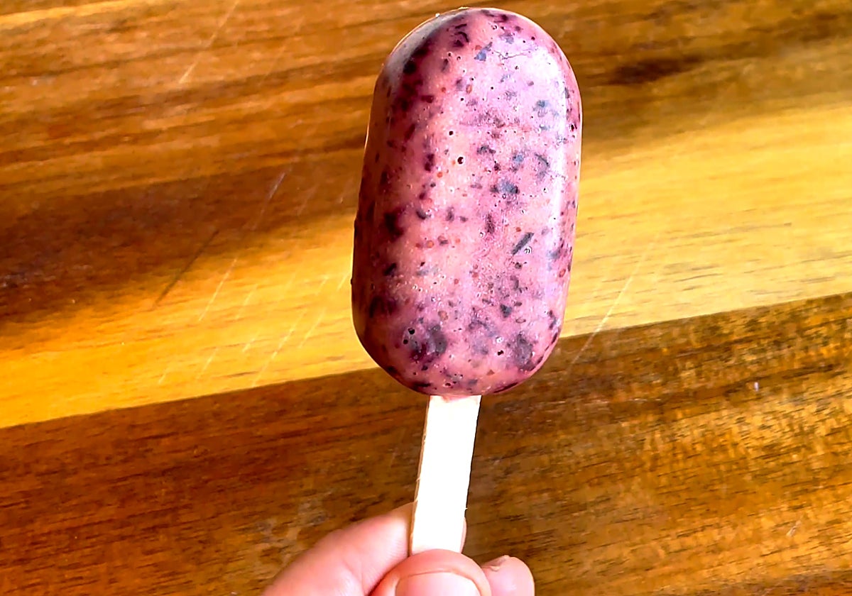 Polo de arándanos y yogur, paso a paso.