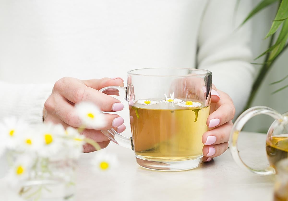 Qué pasa en el cuerpo si tomamos manzanilla cada día y que efecto tiene en los riñones