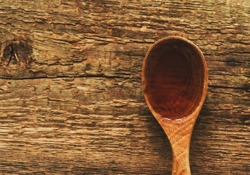 Tomar una cucharada de vinagre antes de comer tiene beneficios solo si se hace así