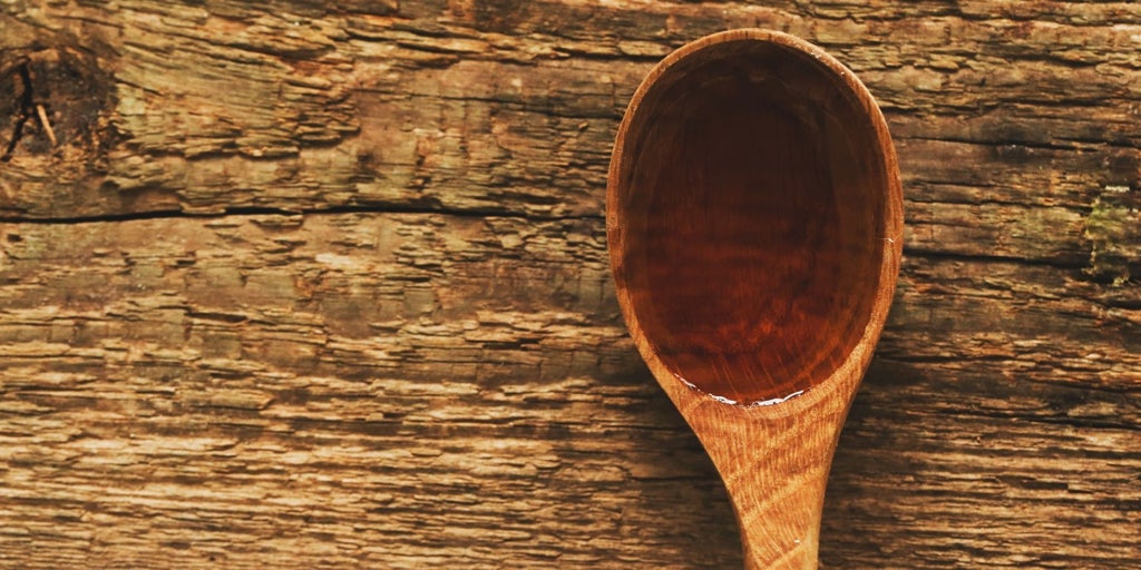 Tomar una cucharada de vinagre antes de comer tiene beneficios solo si se hace así