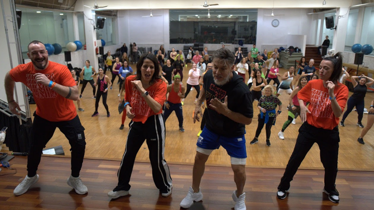 Ocho horas de entrenamiento para convertirse en instructor de la auténtica Zumba de Beto Pérez