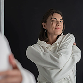 Autocompasión, la herramienta que pasa por la aceptación y ayuda a iniciar el camino hacia la resiliencia