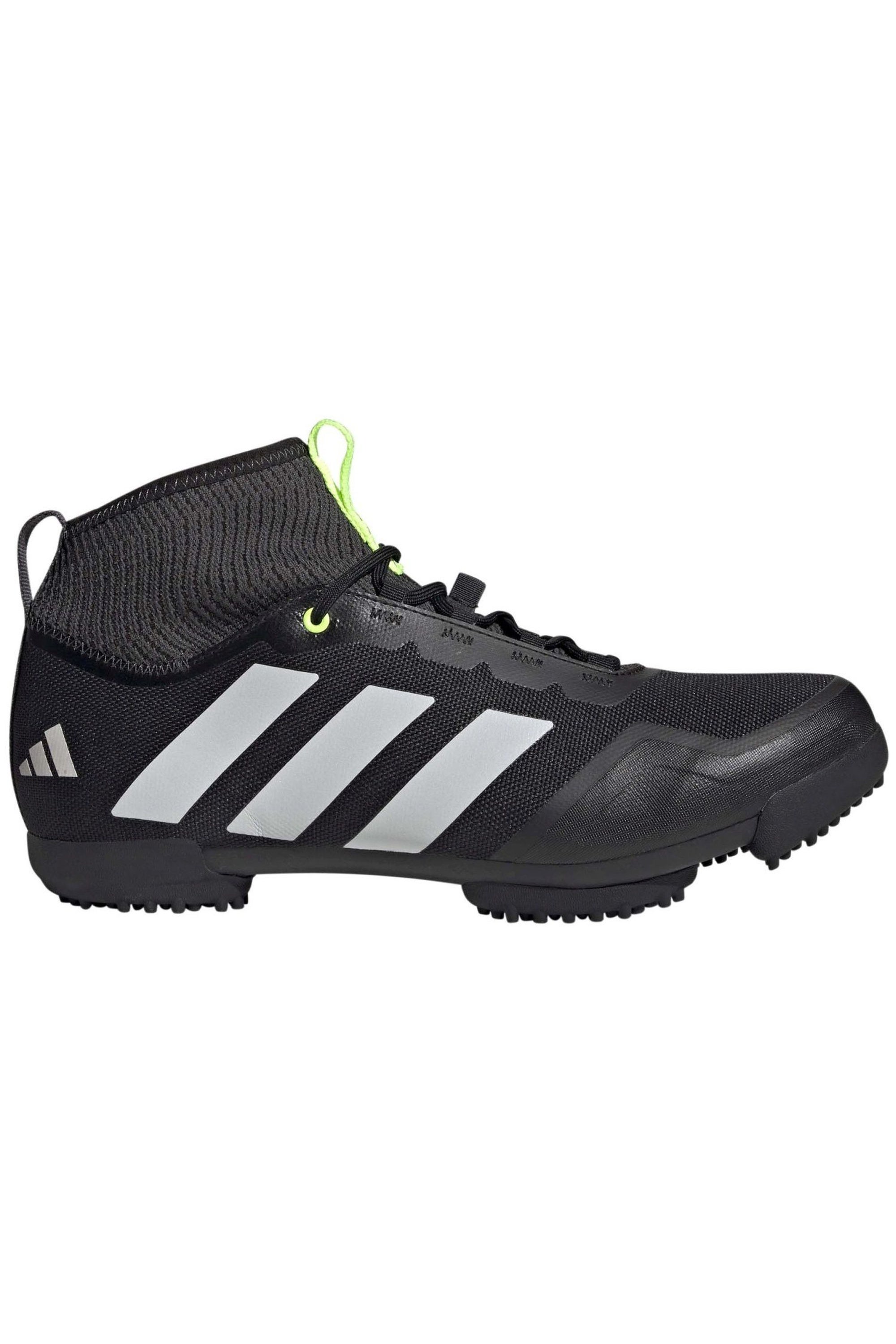 Los amntes del ciclismo aprovecharán los descuentos de Sprinter. La parte superior transpirable de estas zapatillas te mantiene cómodo todo el día. Un mínimo del 70% de este producto es una mezcla de materiales reciclados y renovables. Antes 170 euros y ahora 153,64 euros.