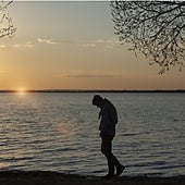Los beneficios de la soledad: la emoción desagradable que puede ayudar a saber lo que nos hace felices