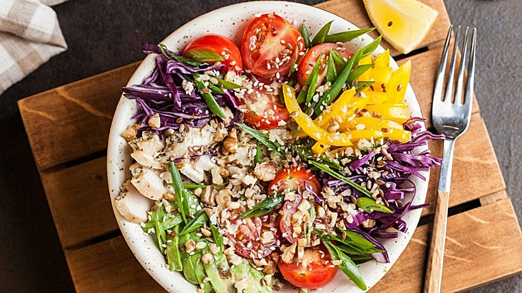 Comer más temprano ayuda a perder peso.