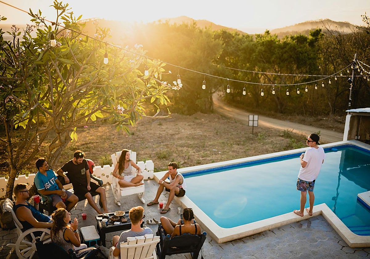 En verano conviene adelantar la hora de la cena para evitar ganar peso