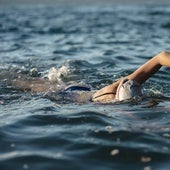 Verano activo, pero sin riesgos: cómo prevenir lesiones en los deportes acuáticos que no se practican durante el resto del año