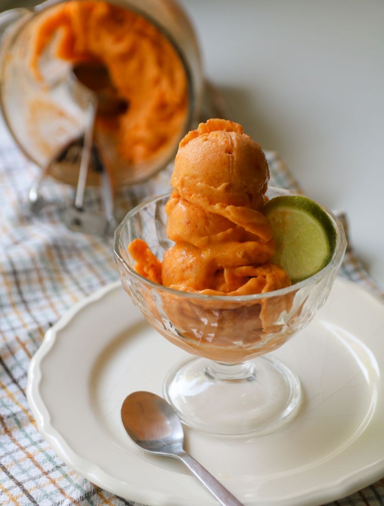 Para el helado de albaricoque sólo necesitas un ingrediente