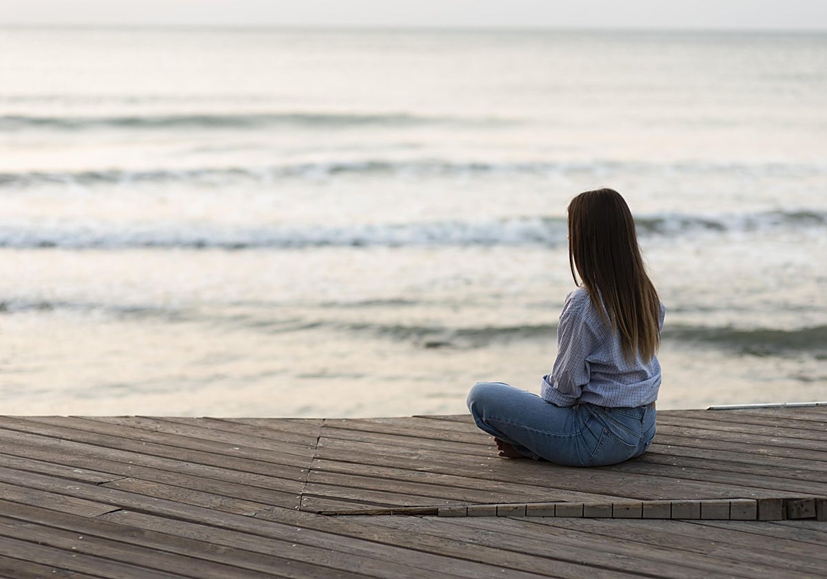Meditar ayuda a conectar con el interior.