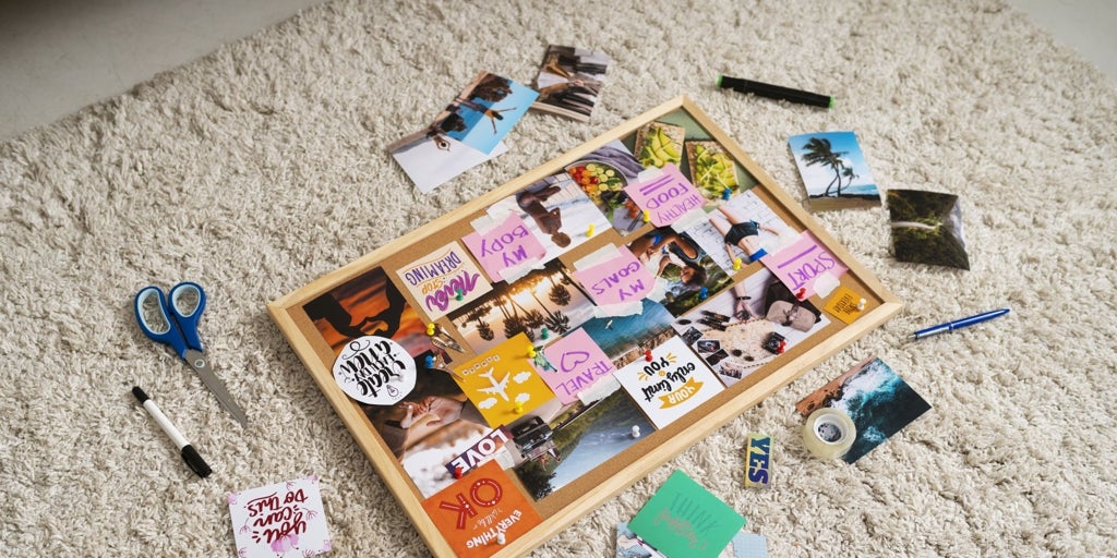 Cómo hacer un 'vision board' para manifestar y cumplir tus sueños