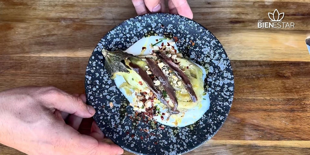 Berenjenas al horno con anchoas, la delicia saludable del Chef Bosquet que rompe moldes