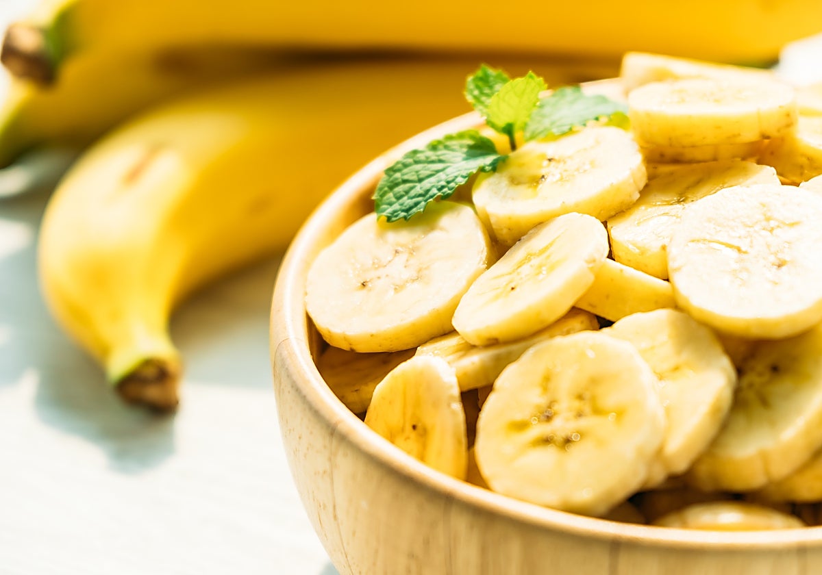 El plátano es uno de los alimentos que ayuda a conciliar el sueño.