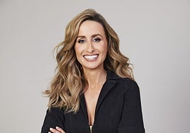 Julie Smith, psicóloga clínica: «Una señal para acudir a un psicólogo es simplemente preguntarte si debes hacerlo»