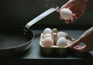 Boticaria García advierte del error que cometen muchos españoles tras comprar huevos en el supermercado
