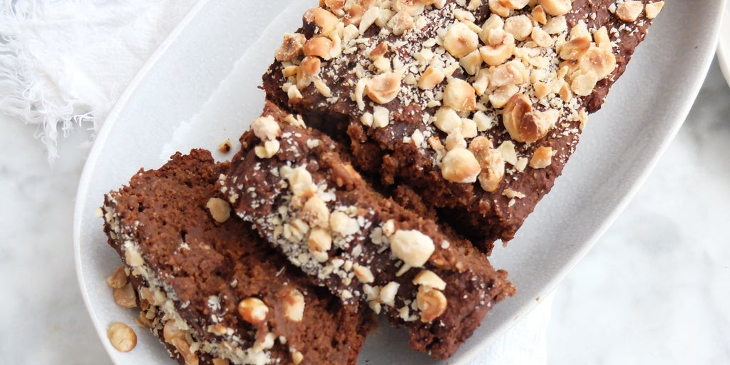 Bizcocho de cacao y almendras: el postre con antioxidantes para chuparse los dedos