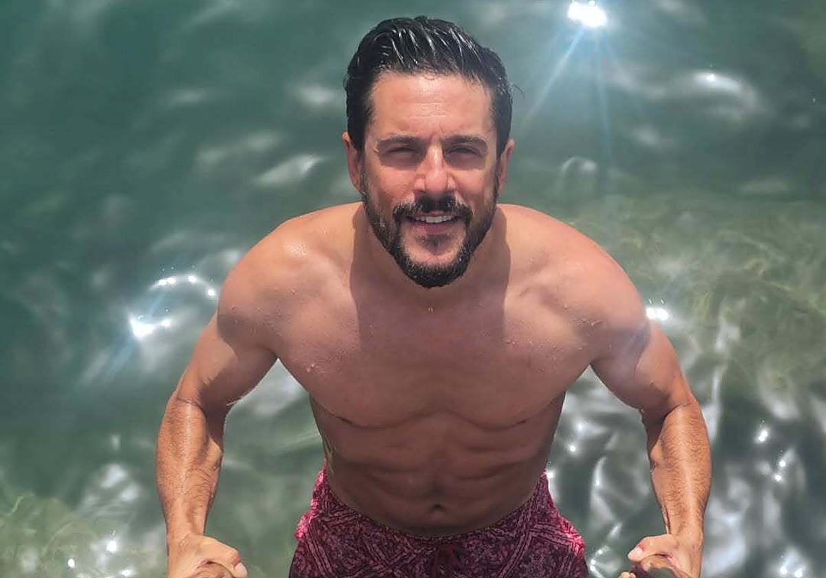 El alimento que Alejo Sauras incluye en su dieta para mantenerse en forma a los 46 años: «Cuanto mejor tengas el cuerpo, más tiempo retrasarás todo lo posible lo inevitable»