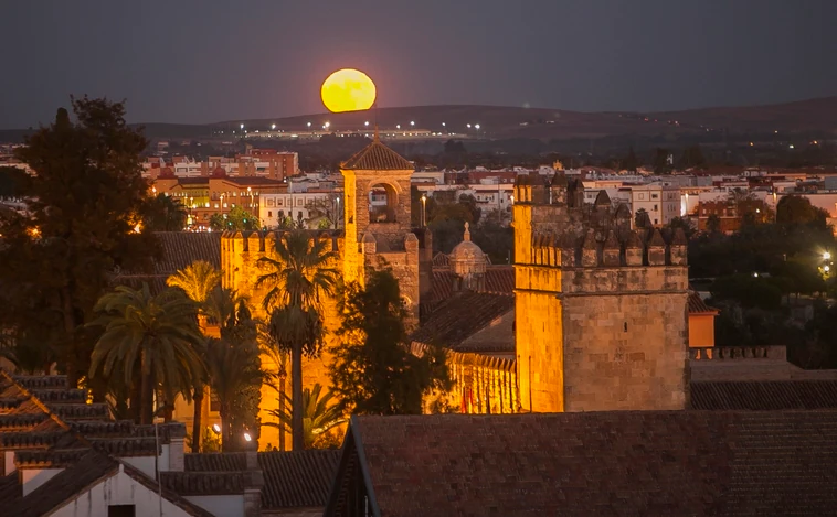 Superluna del esturión: a qué hora se puede ver y dónde en España la luna llena de agosto