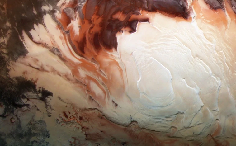 Nuevas pruebas apoyan la existencia de agua líquida en el polo sur de Marte