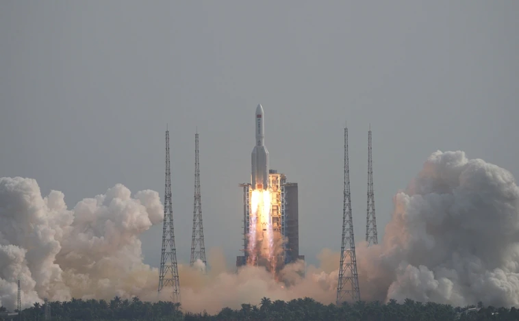 China acopla el último módulo y completa su estación espacial