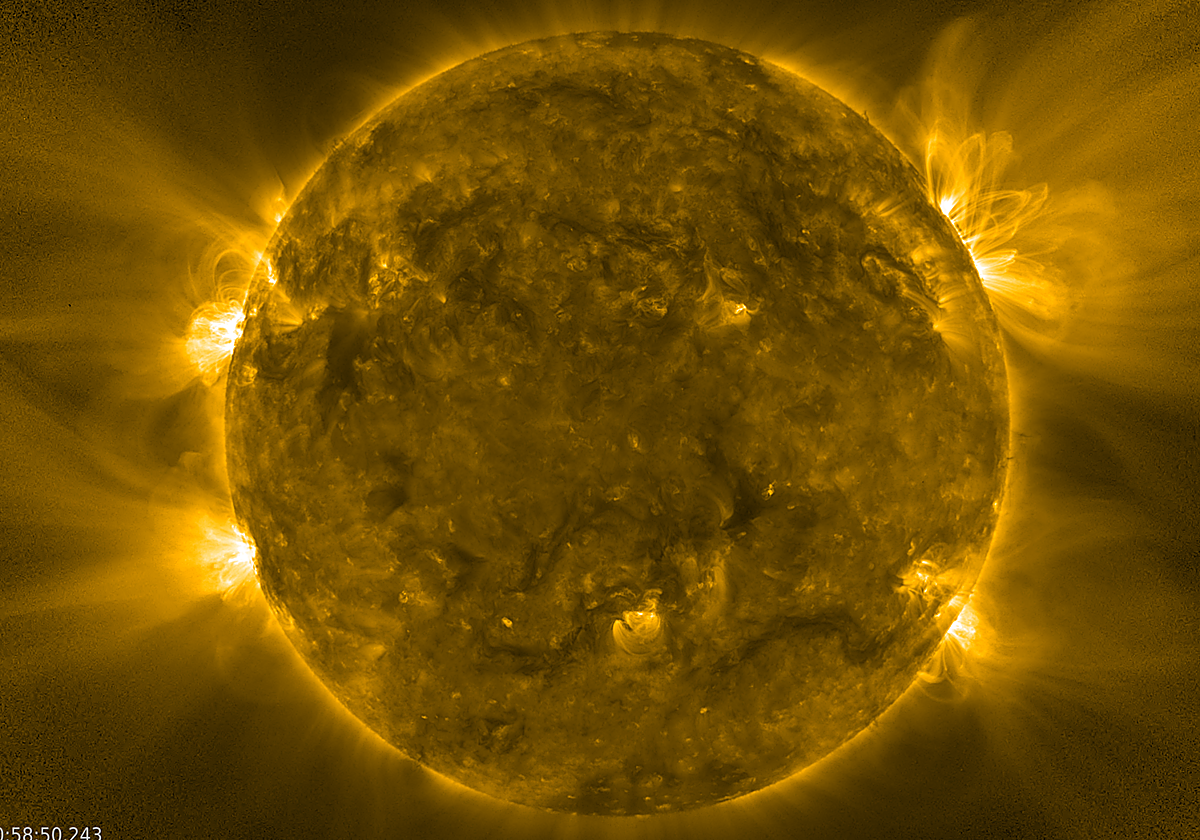 Los científicos, desconcertados ante el hallazgo de una &#039;serpiente&#039; cruzando la superficie del Sol