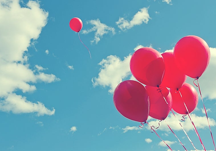 ¿Es posible que un globo que se nos escapa llegue al espacio?