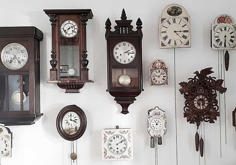 ¿Cómo funciona un reloj de péndulo?