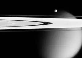 Saturno vuelve a superar a Júpiter y bate el récord de lunas, con 145