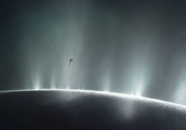 Confirmado: el océano subterráneo de Encélado contiene los elementos necesarios para la vida