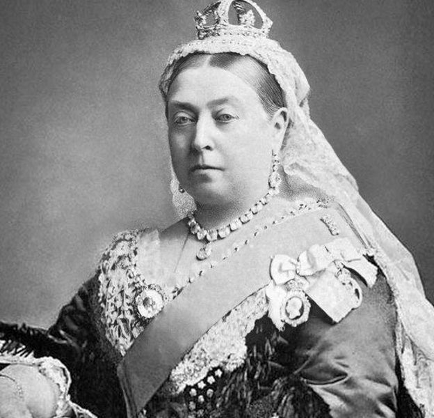 La Reina Victoria, 'paciente cero' de la hemofilia en las casas reales europeas (la principal teoría señala que la enfermedad le sobrevino por una mutación espontánea, aunque hay quien apunta a un supuesto padre no reconocido)