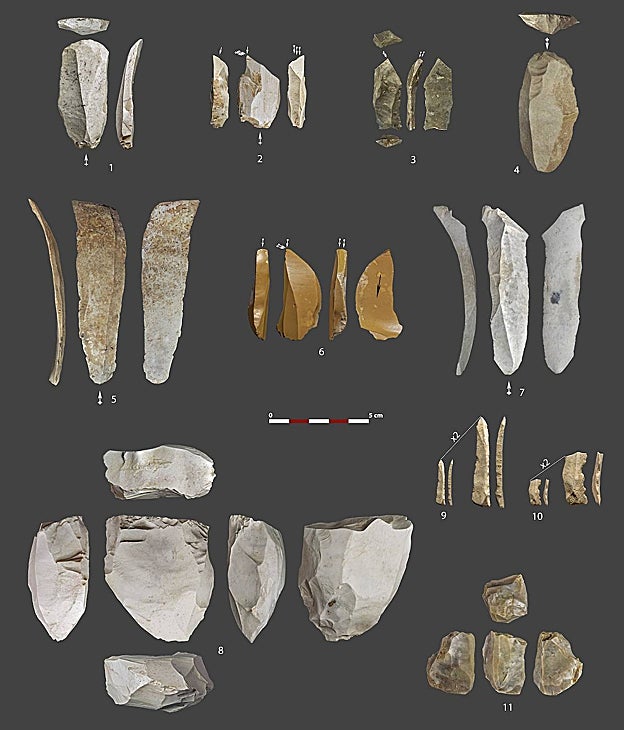 Algunas de las herramientas halladas por los investigadores en el yacimiento