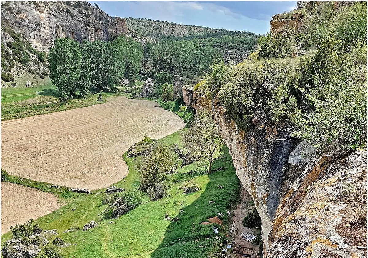 Vista aérea del yacimiento Charco Verde II durante una campaña de escavación