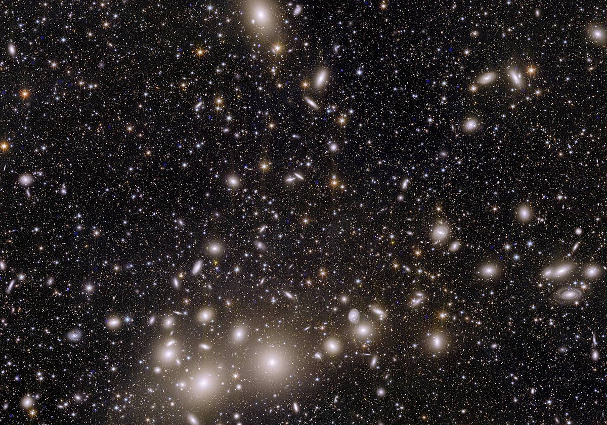 El cúmulo de galaxias en la constelación de Perseo