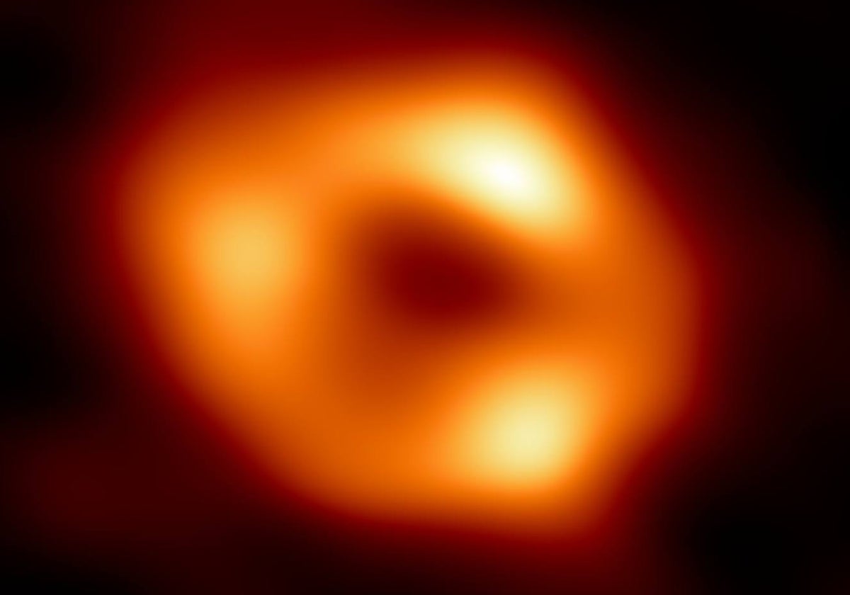 Primera imagen de Sagitario A*. La foto fue hecha pública en 2022 por los científicos del Event Horizon Telescope (EHT)