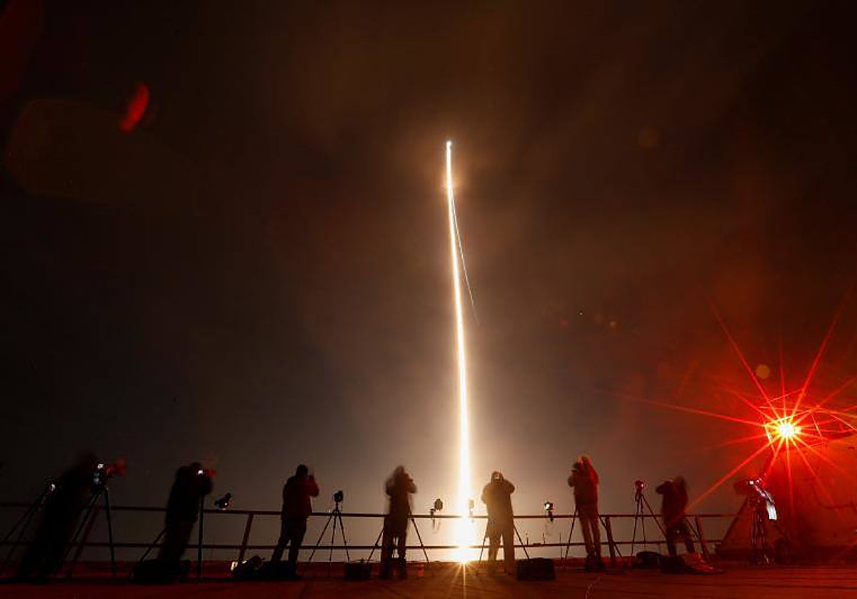 El cohete de ULA durante el lanzamiento en Cabo Cañaveral