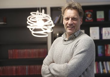 Thomas Hertog, mano derecha de Stephen Hawking: «No había nada antes del Big Bang, ni siquiera el tiempo»