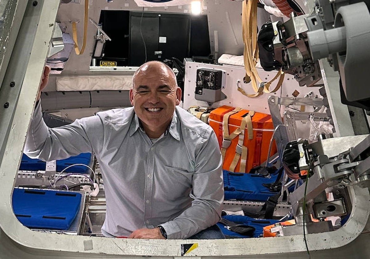 El ingeniero malagueño Carlos García-Galán en la nave Orion