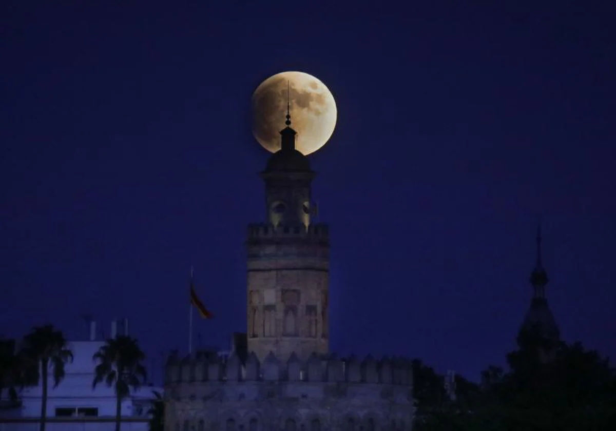 Eclipse lunar de marzo 2024 horario y dónde ver la Luna de Gusano