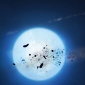 Los escombros de un planeta destruido por su estrella flotan de forma irregular alrededor de una enana blanca antes de caer en ella