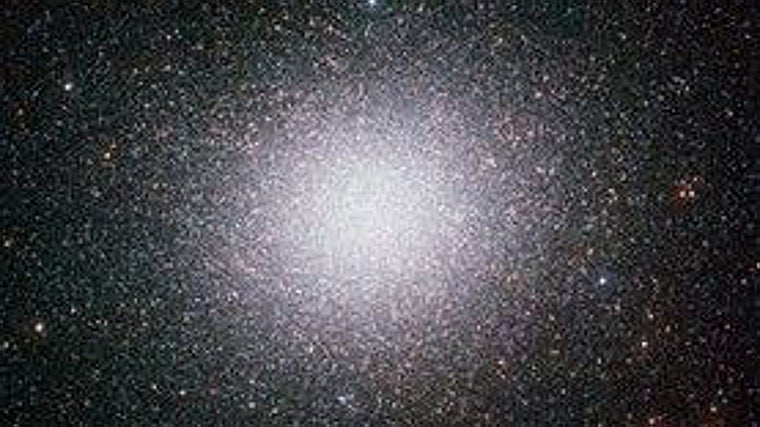 Foto 2: Omega Centauri, un cúmulo globular en la Vía Lácteaque podría albergar un agujero negro de masa intermedia
