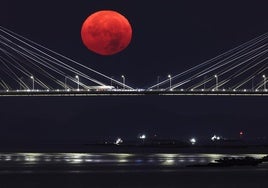 Luna del Esturión: cuándo ver, el origen de su nombre y por qué se conoce como superluna azul