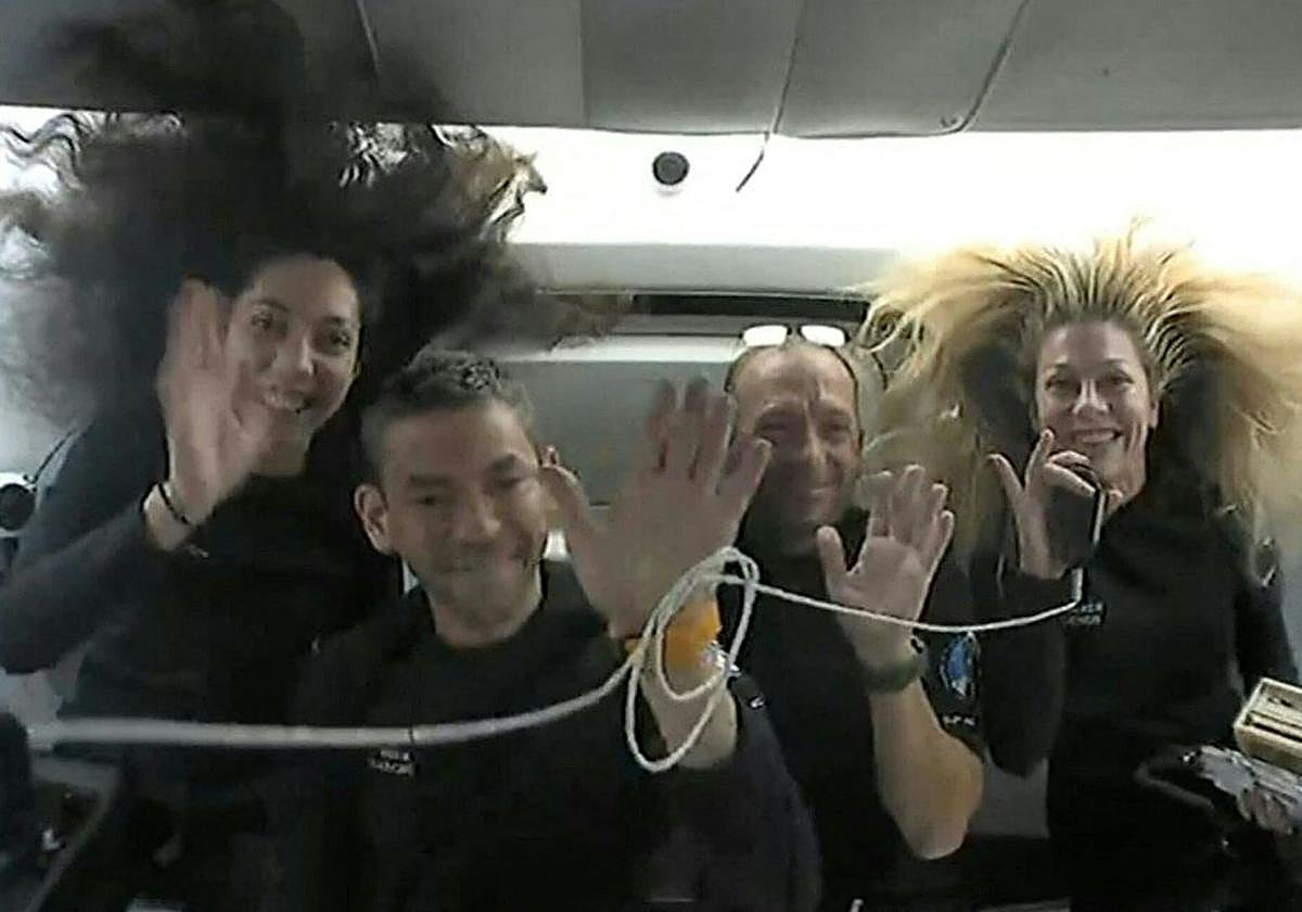 Polaris Dawn regresa a la Tierra con éxito tras la histórica caminata espacial