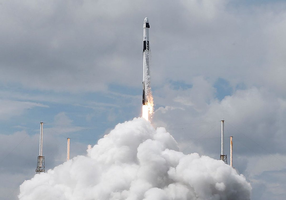 El Falcon 9 de la foto registró un fallo en su primera etapa tras el lanzamiento de la misión Crew-9