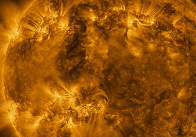 La misión Solar Orbiter revela nuevas imágenes del Sol a menos de 74 millones de kilómetros de distancia