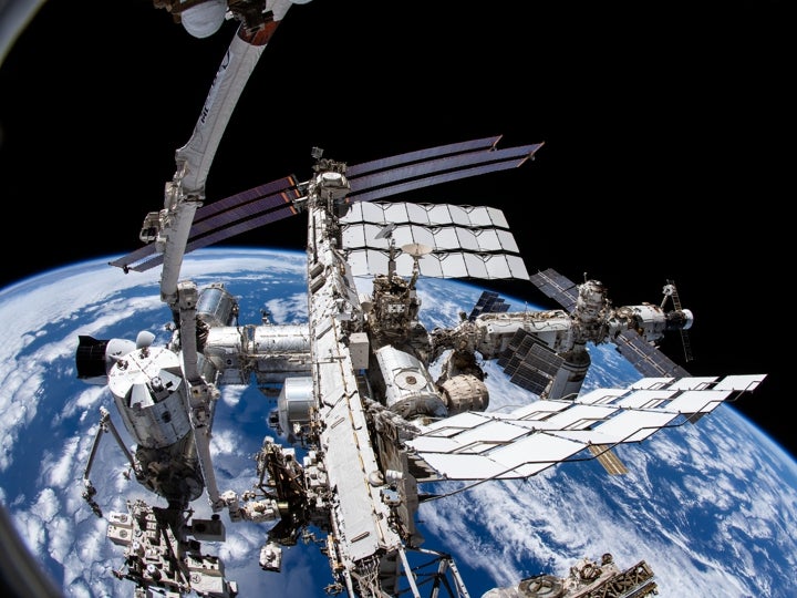 La Estación Espacial Internacional, hogar de Suni Williams y butch Wilmore durante los últimos nueve meses
