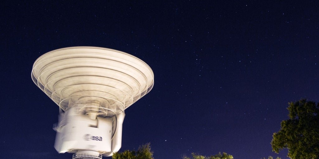 Una gran antena enviará desde ávila al espacio la señal de 'el danubio azul': en un segundo alcanzará la luna y en menos de un día, el espacio interestelar