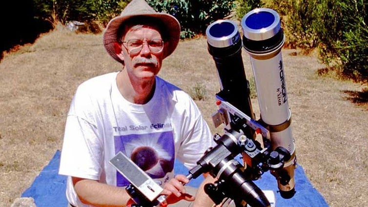 Muere Fred Espenak, el astrofísico conocido como Mr. Eclipse: «Le deseo  a quien dejo atrás asombro ante el cielo»