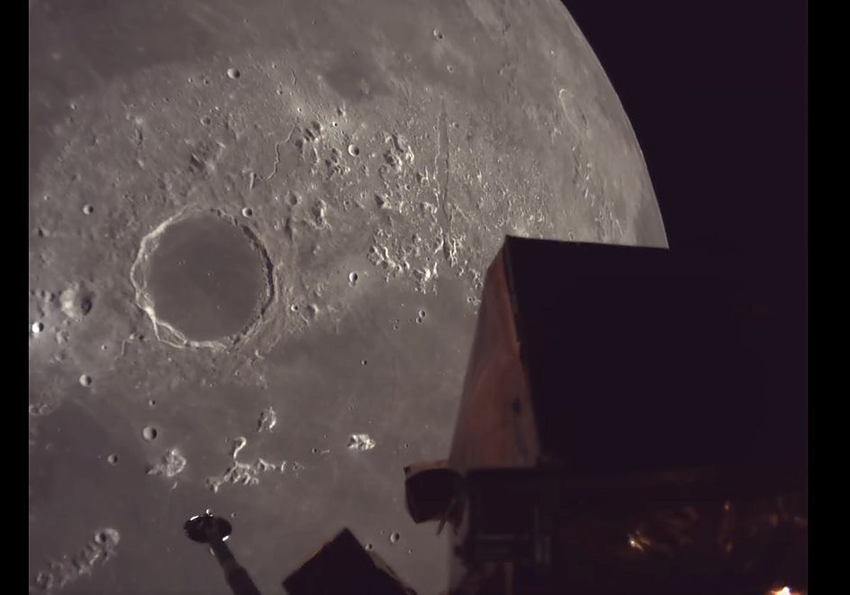 La sonda Resilience envió una imagen de la superficie lunar antes de su intento de alunizaje